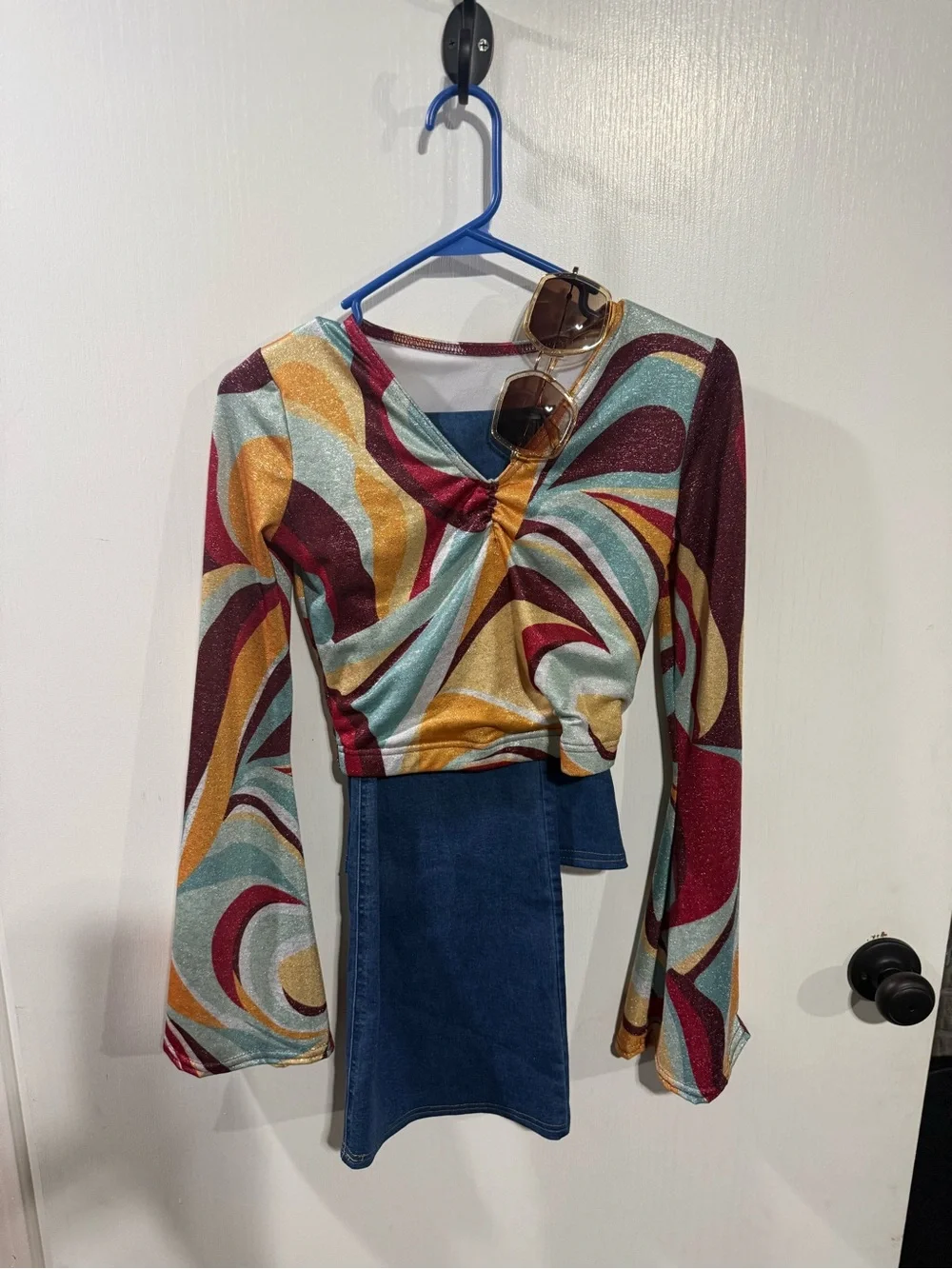 Weissman Multicolor Twist-Front Long Sleeve Top with Swirl Print